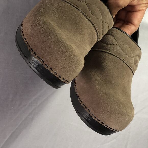 Lands End Women's Slip On Shoes Size 8 Comfort Loafers Mocs Tan Suede Leather - Picture 4 of 10
